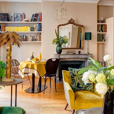 Refuge A Saint-germain Avec Vue Sur La Seine